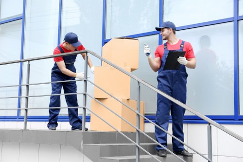 Careful packing support for fragile home belongings