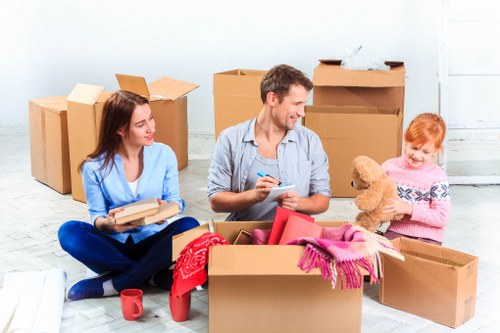 Customer complaint review for a moving service with a delivery van